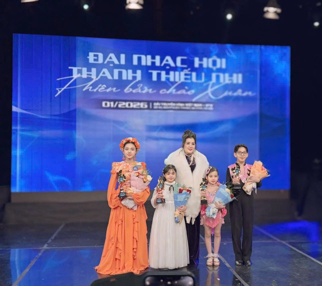 NSND Lệ Ngọc và các thí sinh đoạt giải