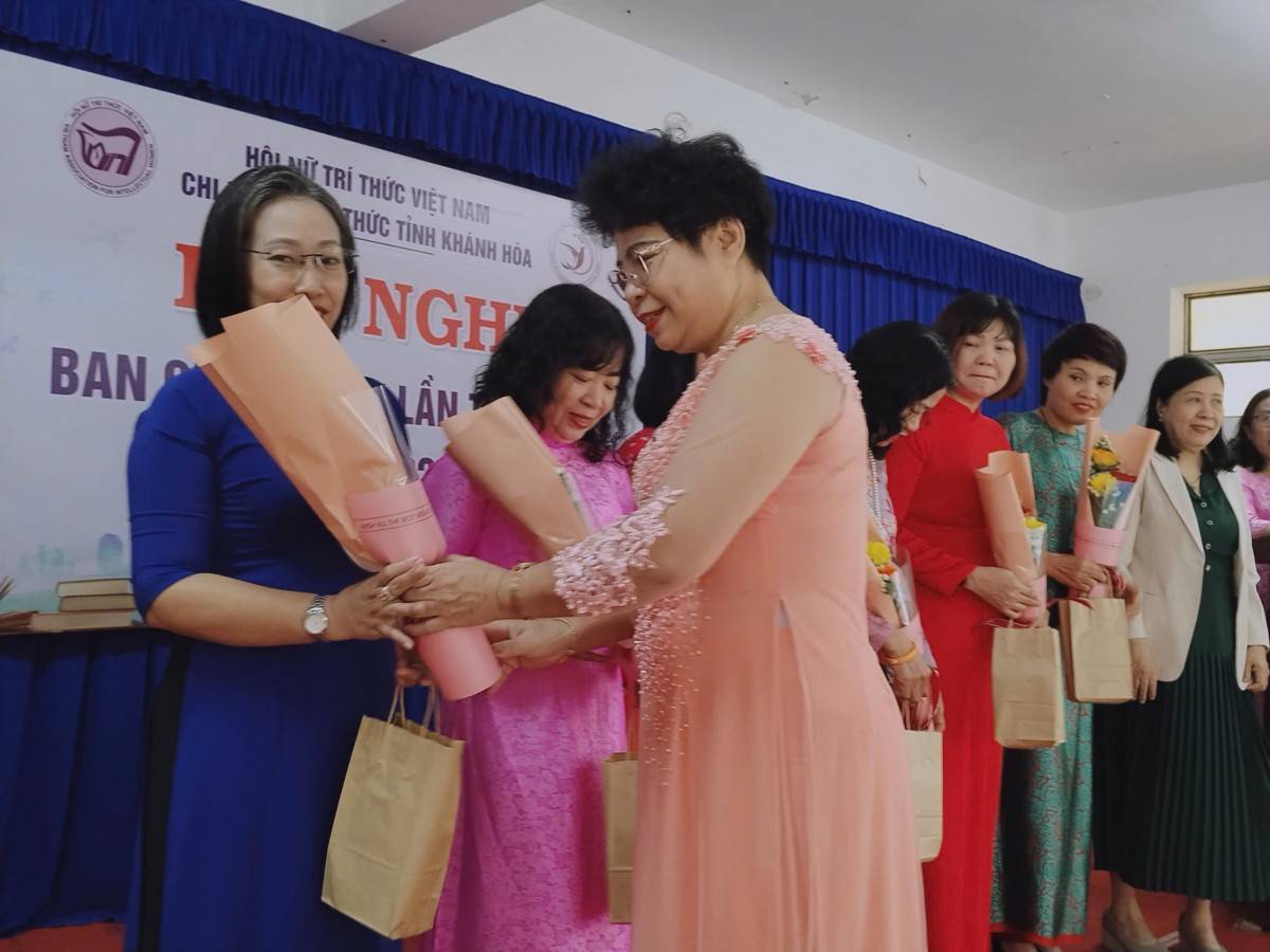 Chi hội Nữ trí thức tỉnh Khánh Hòa: Chủ động, sáng tạo trong tổ chức hoạt động