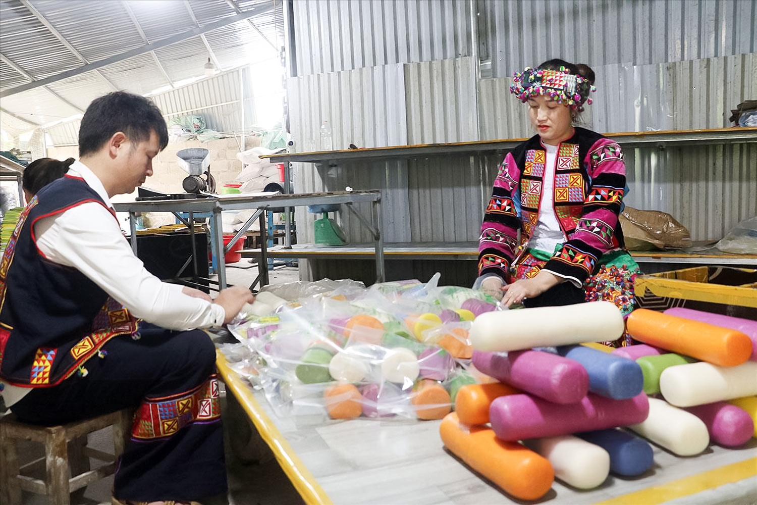 Từ món bánh giữ lương thực ngày xưa, bánh đá Phó Bảng hôm nay đã bước ra khỏi gian bếp gia đình để trở thành đặc sản được nhiều người tìm mua.