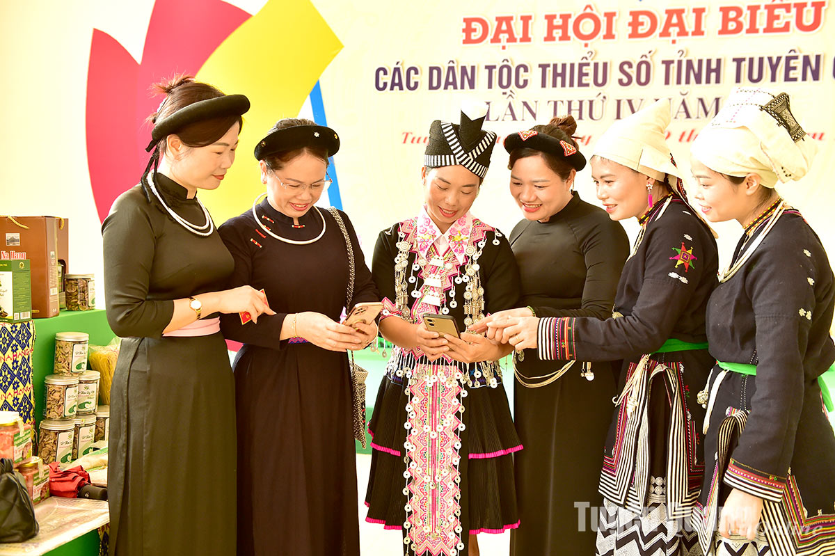 Tuyên Quang: Khơi dậy và phát huy vai trò nữ trí thức trong phát triển bền vững