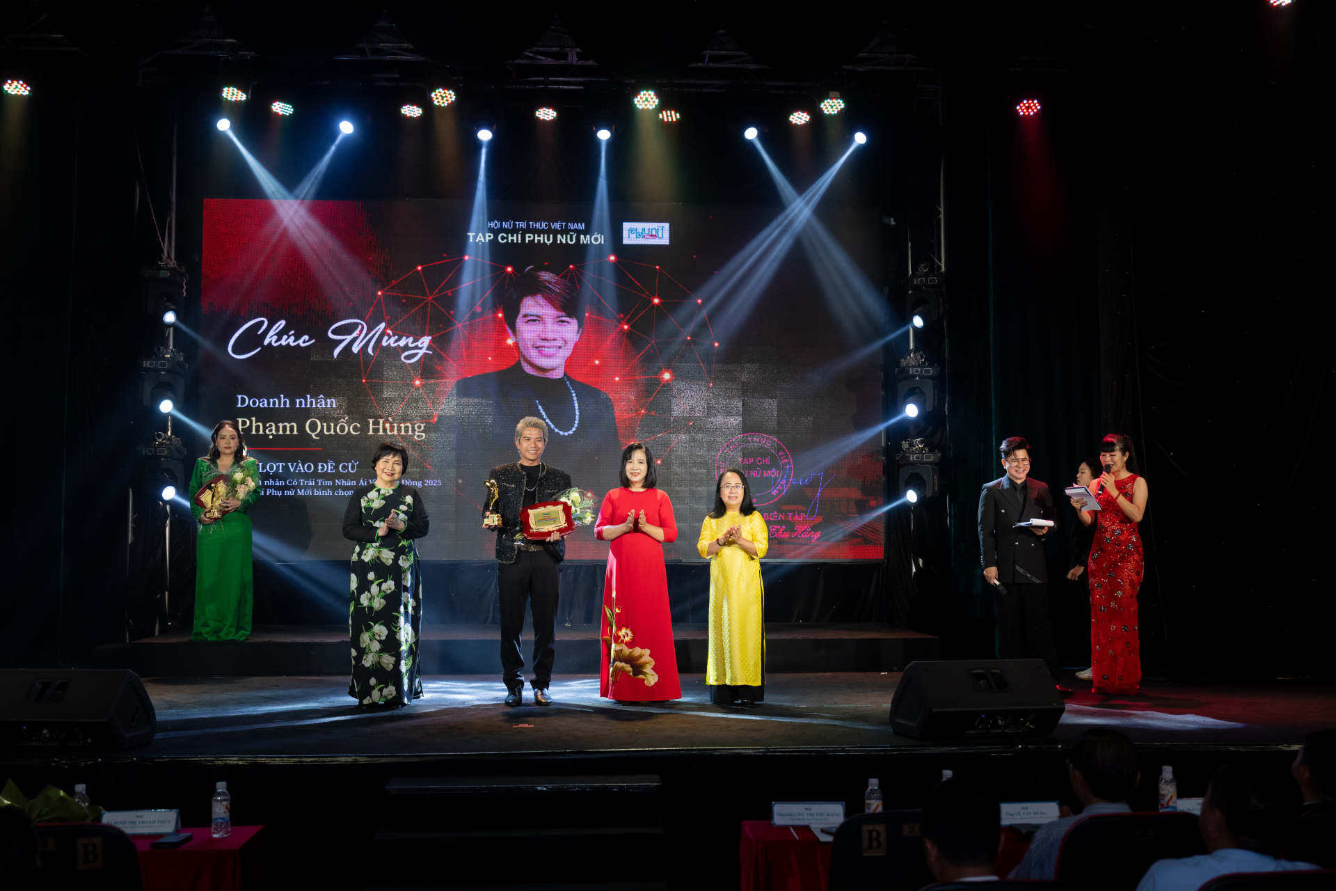 Đêm vinh danh của những con người chọn cho đi