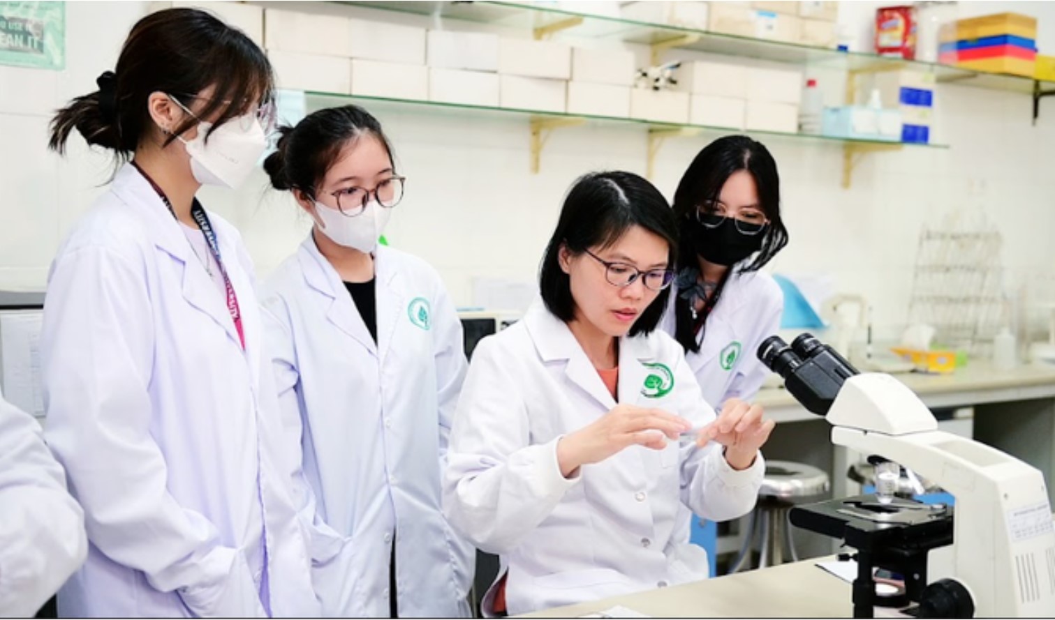 Với tinh thần trách nhiệm và sự tận tâm nghề nghiệp, đội ngũ nhà khoa học nữ sẵn sàng đồng hành cùng đất nước trong việc hiện thực hóa các định hướng chiến lược của Đại hội XIV, bằng những đóng góp cụ thể, bền bỉ và thiết thực cho sự phát triển lâu dài của Việt Nam.