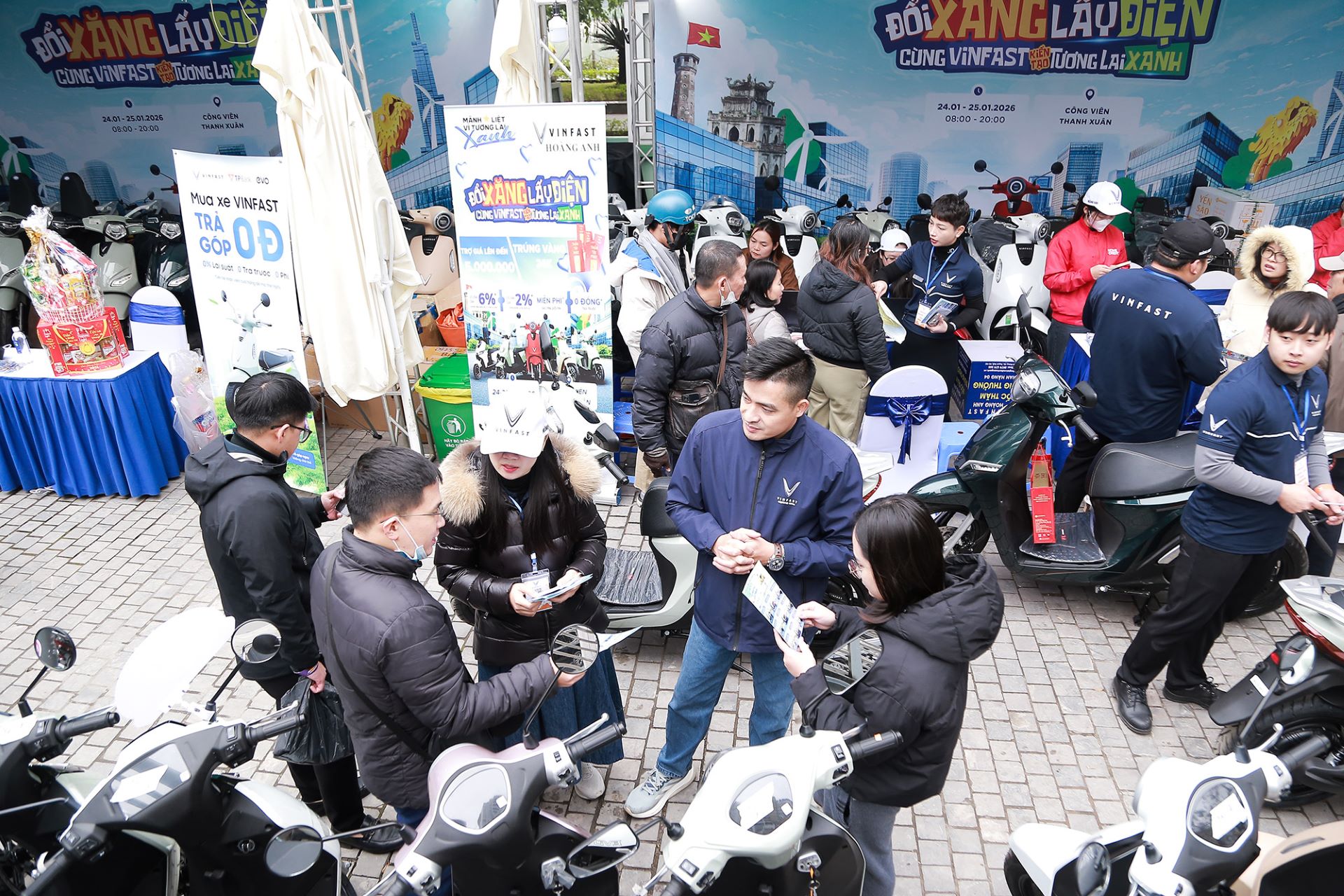 Sự kiện “Đổi xăng lấy điện - Cùng VinFast kiến tạo tương lai xanh” tạo cơ hội để người dân Thủ đô chuyển đổi xanh dễ dàng
