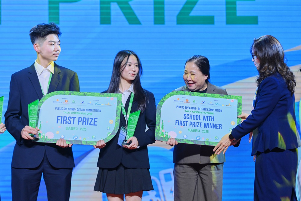 Cô Nguyễn Thị Thanh Nhàn - Phó Hiệu trưởng Trường THCS & THPT Nguyễn Siêu (Hà Nội) chia sẻ sự vui mừng khi các bạn học sinh trường đã lan tỏa và truyền cảm hứng sống xanh.