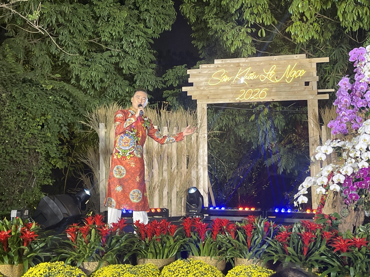 Sân khấu Lệ Ngọc – bền bỉ vượt khó, kiên định thắp sáng con đường sân khấu xã hội hóa