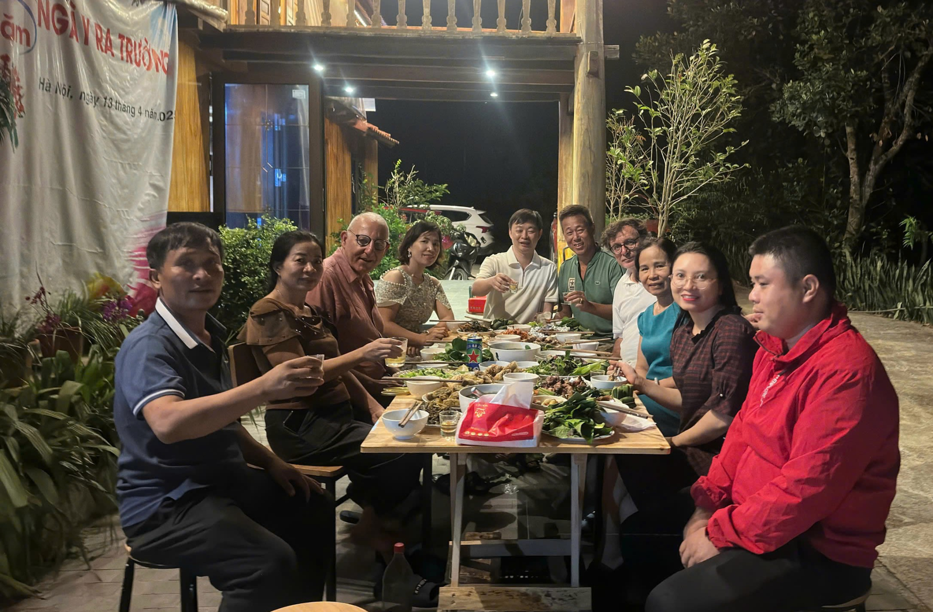 Tiếp các đồng nghiệp trong và ngoài nước