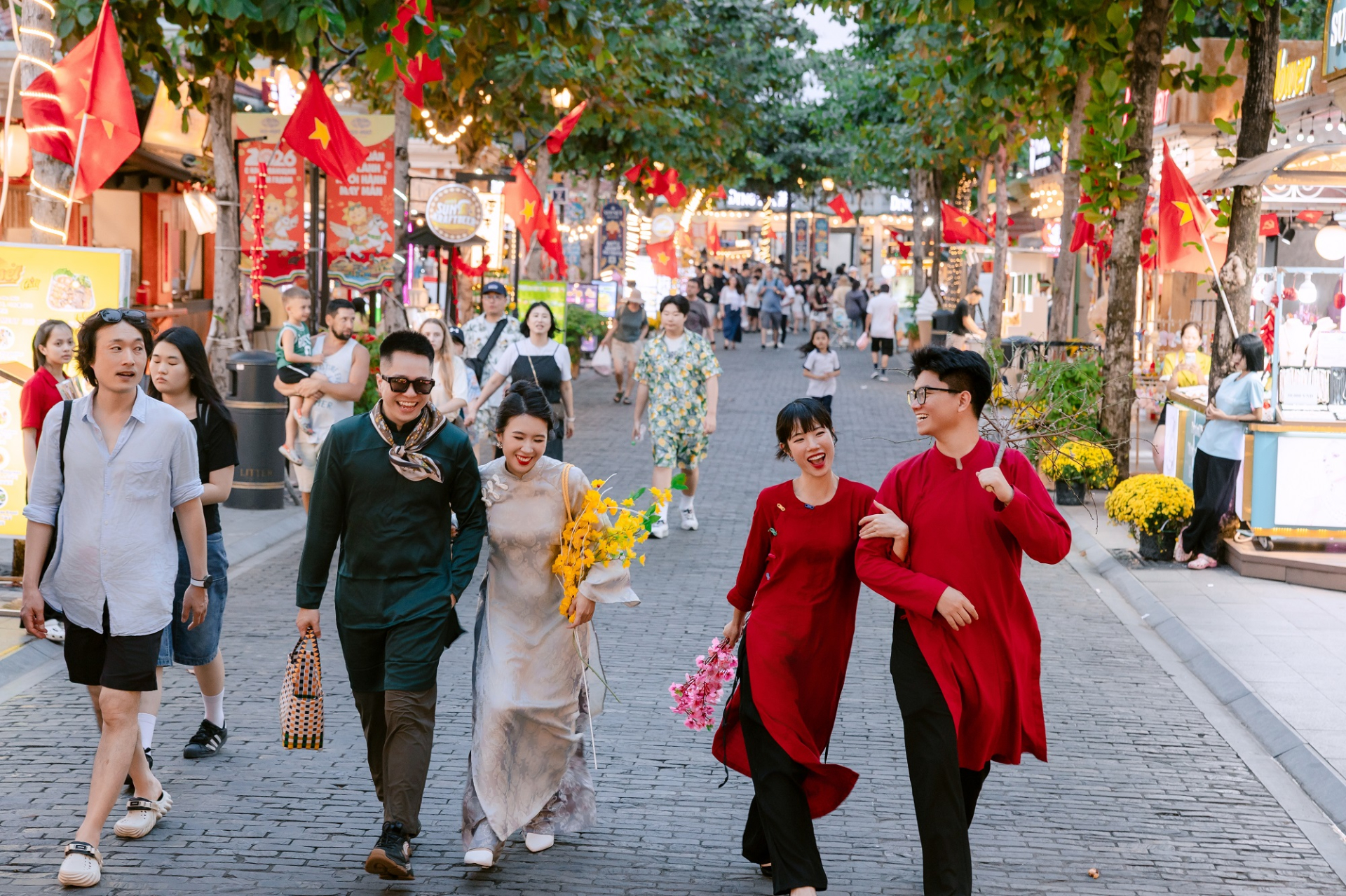 Du khách “lên đồ” du xuân tại Phú Quốc.