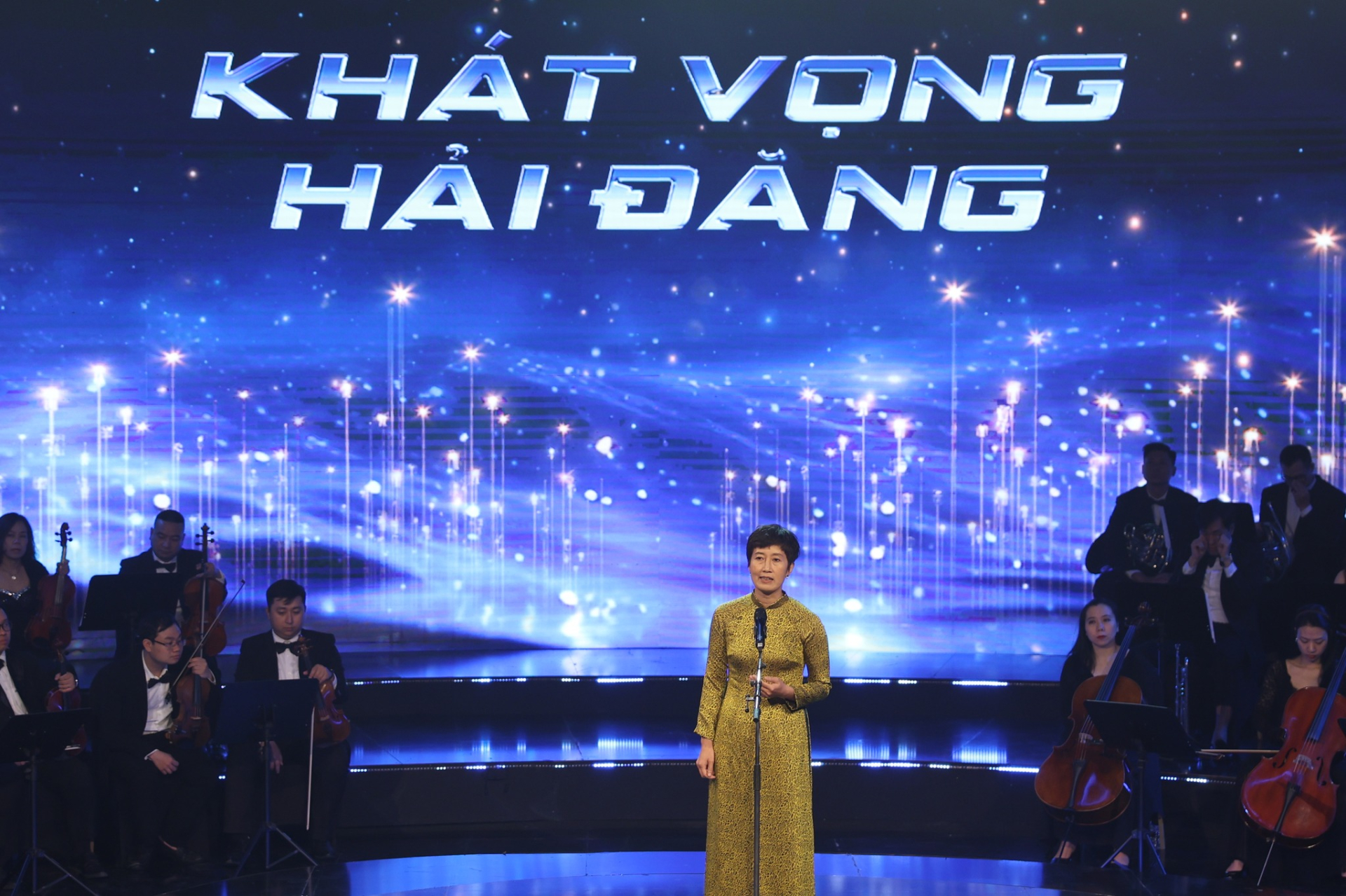 Trong quá trình phát triển công nghệ, PGS.TS Nguyễn Minh Tân đi khắp các vùng miền, tiếp xúc trực tiếp với nông dân, doanh nghiệp, hợp tác xã. Bà xây dựng cho mình một “bản đồ trái cây Việt”,  nơi ghi dấu những địa phương bà từng đặt chân đến.