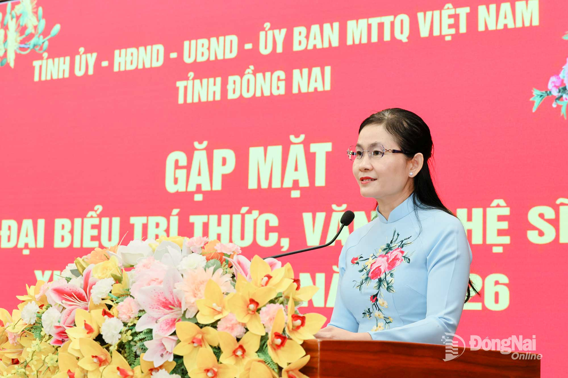 Ủy viên Trung ương Đảng, Phó Bí thư Thường trực Tỉnh ủy, Chủ tịch HĐND tỉnh Tôn Ngọc Hạnh phát biểu chỉ đạo tại buổi gặp mặt. Ảnh: Công Nghĩa