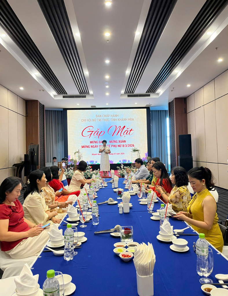 NGƯT.PGS.TS. Nguyễn Thị Thúy Hường Chi hội trưởng đã triển khai Kế hoạch hoạt động năm 2026 được tập thể ủy viên thống nhất thông qua.