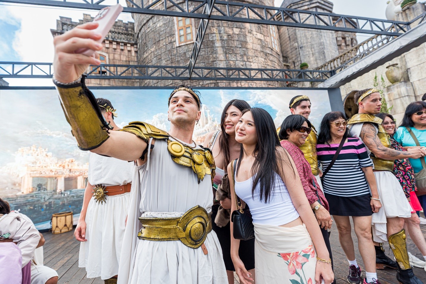 Khách miền Trung – Tây Nguyên đến Ba Na Hills tăng hơn 60%