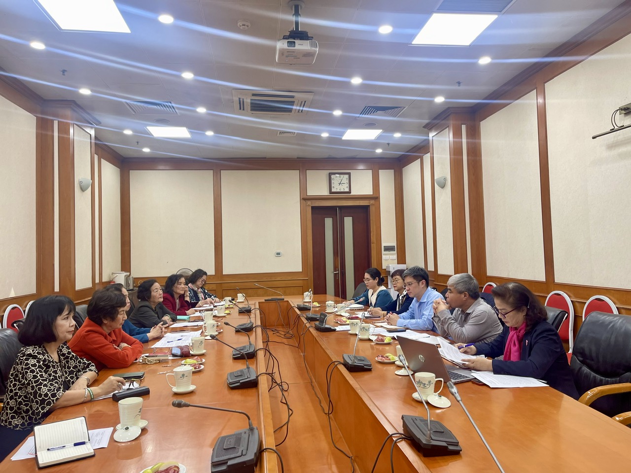 Phát huy trí tuệ nữ trí thức trong đổi mới khoa học và công nghệ