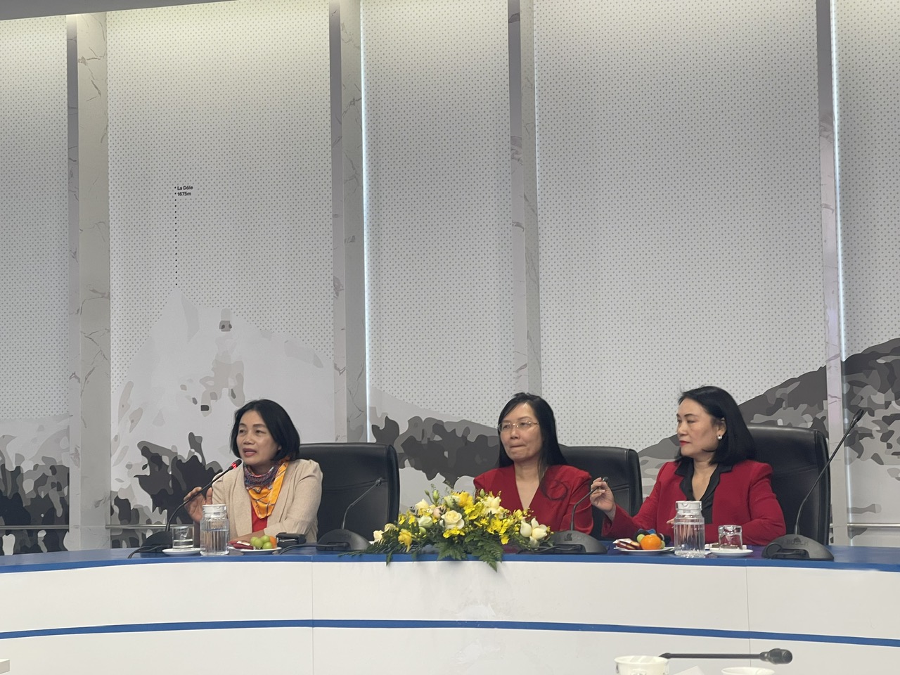  Đại sứ Tào Thị Thanh Hương lại nhắc tới giai đoạn đầy thử thách khi đại dịch COVID-19 bùng phát tại Singapore.