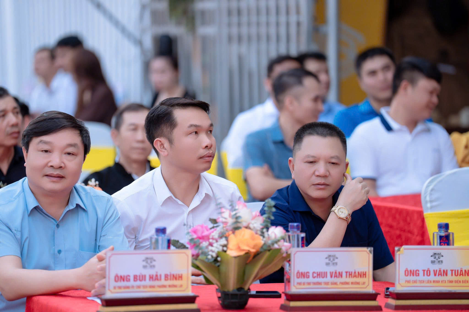 Lãnh đạo địa phương và các sở, ban ngành trong tỉnh Điện Biên tham dự Lễ ra mắt HTX Du lịch cộng đồng Quan Chiêng.