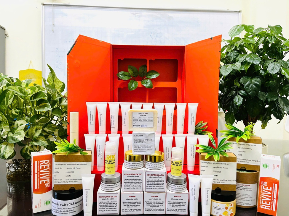  Các sản phẩm mỹ phẩm từ đồ án tốt nghiệp của sinh viên