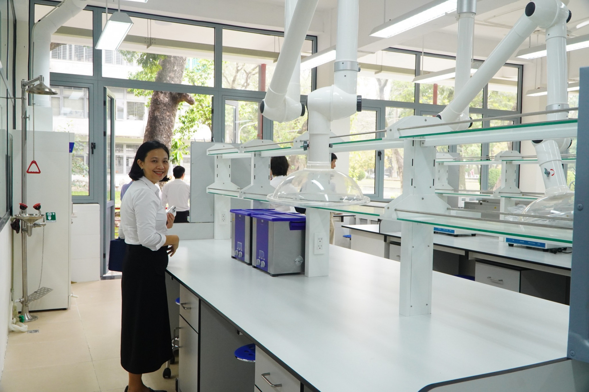  Trang thiết bị thí nghiệm một phòng thí nghiệm liên ngành của Trường Hóa và Khoa học sự sống, Đại học Bách khoa Hà Nội.