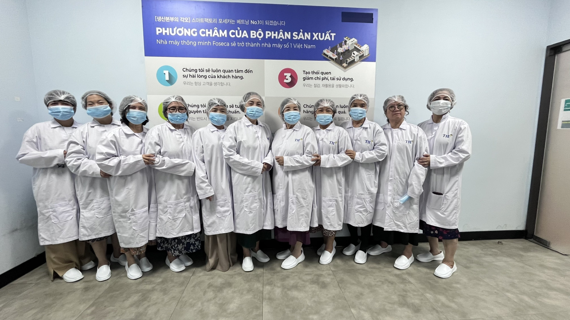 Hội Nữ trí thức Việt Nam thăm Nhà máy Chế biến Thực phẩm sạch TH: Chung tầm nhìn vì dinh dưỡng học đường và thực phẩm sạch cho người Việt