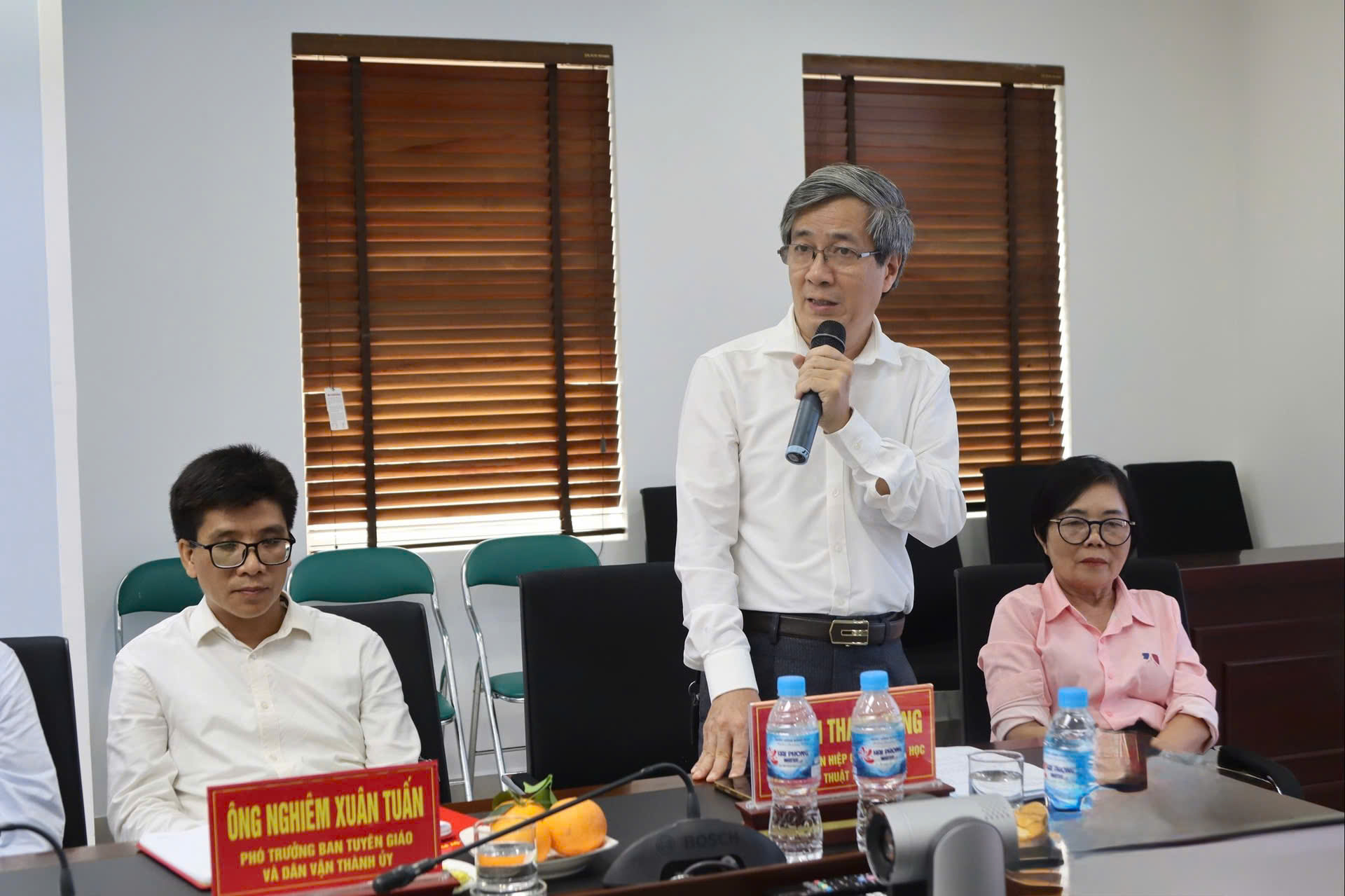 TS Bùi Thanh Tùng, Chủ tịch Liên hiệp các Hội Khoa học và Kỹ thuật thành phố phát biểu tại hội thảo.