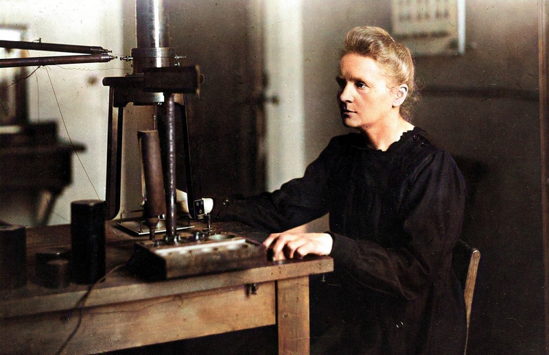 Hình ảnh say mê nghiên cứu của Marie Curie đã truyền cảm hứng cho hàng triệu phụ nữ.