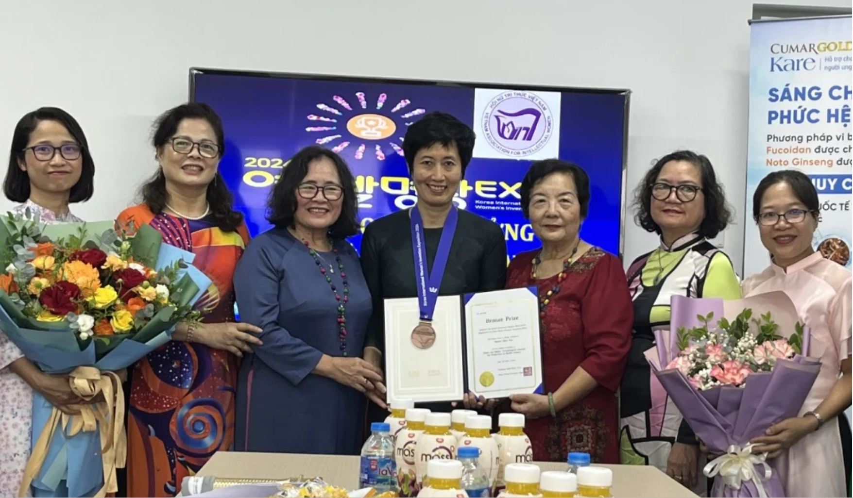 PGS.TS Nguyễn Minh Tân nhận Giải thưởng đổi mới sáng tạo quốc tế tại Triển lãm và Diễn đàn Quốc tế về Sáng chế của phụ nữ (KIWIE 2024) do Hàn Quốc tổ chức.