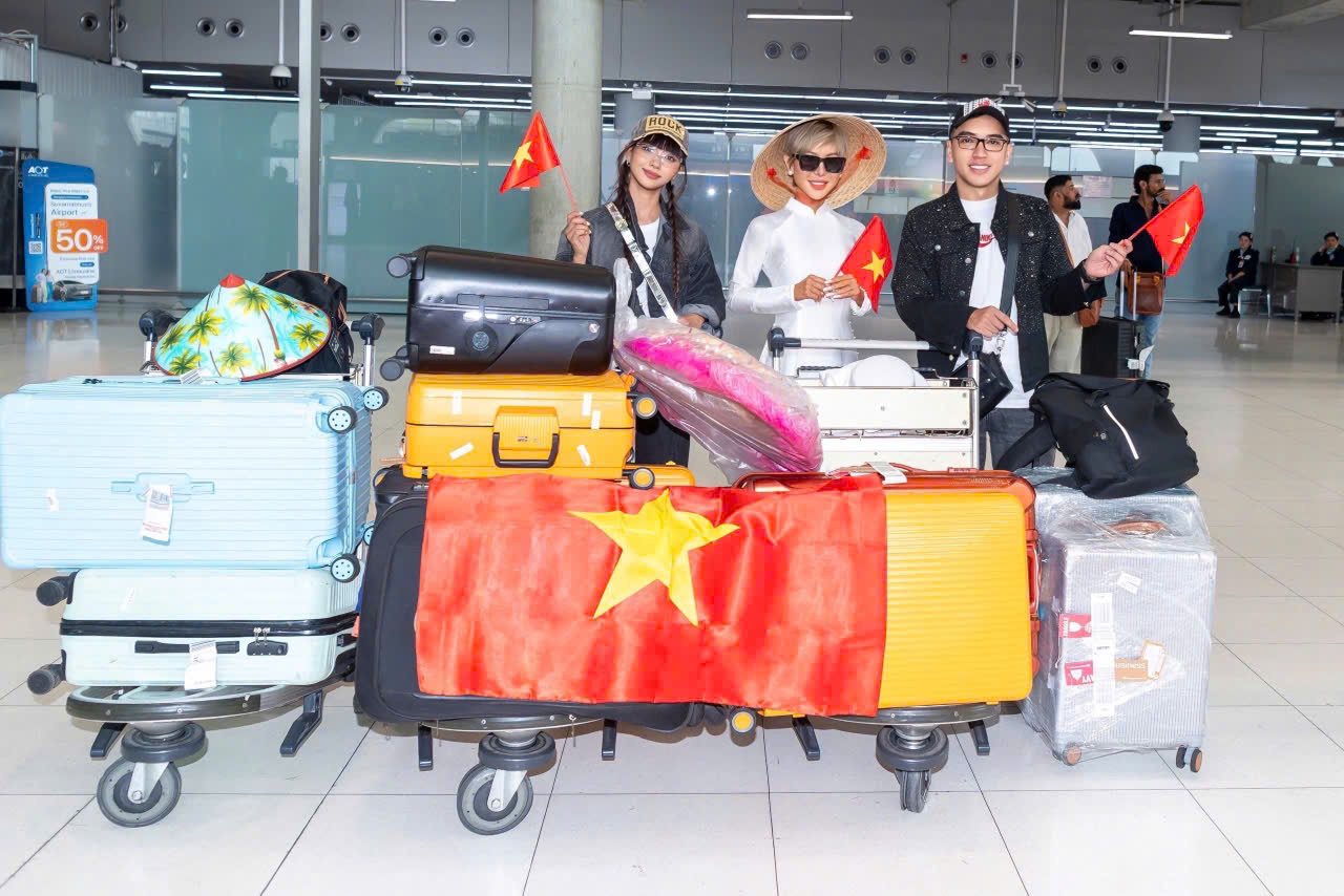 Giữa dàn thí sinh quốc tế, Vân Phạm chọn kể câu chuyện Việt Nam bằng áo dài và nón lá