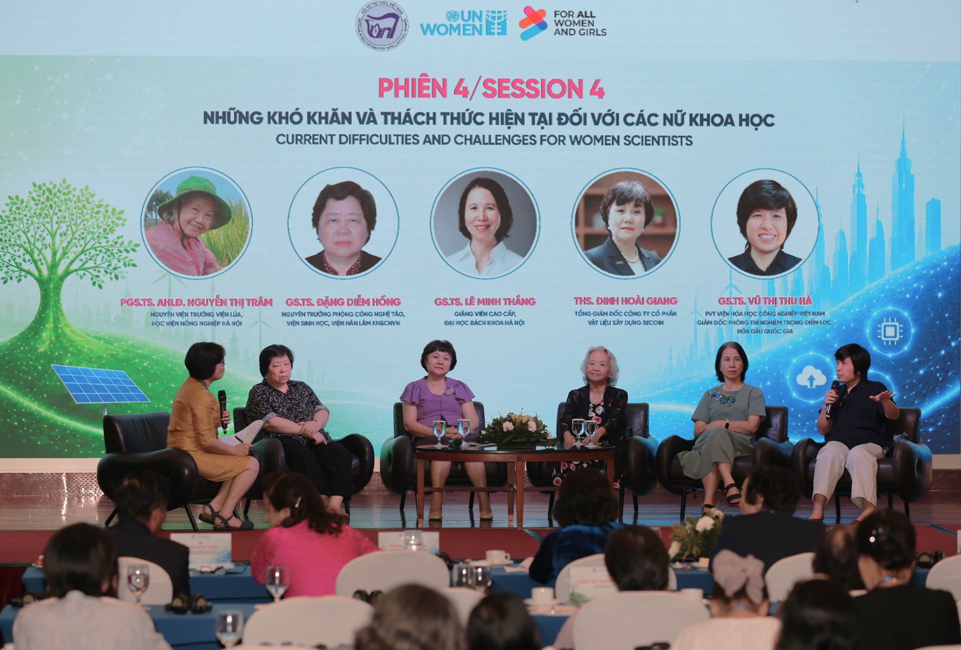 Các nhà khoa học nữ chia sẻ kinh nghiệm Xây dựng hệ sinh thái hỗ trợ nữ khoa học trong nền kinh tế xanh, kinh tế số.