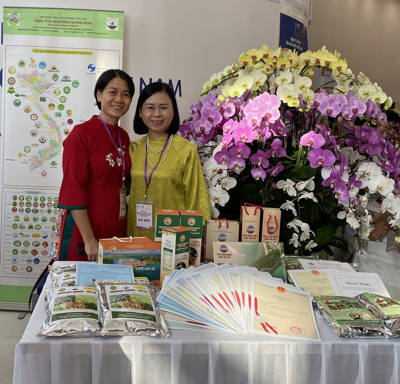 ThS Lê Thị Mỹ Hảo và TS Nguyễn Thu Hà (Viện Thổ nhưỡng Nông Hóa)