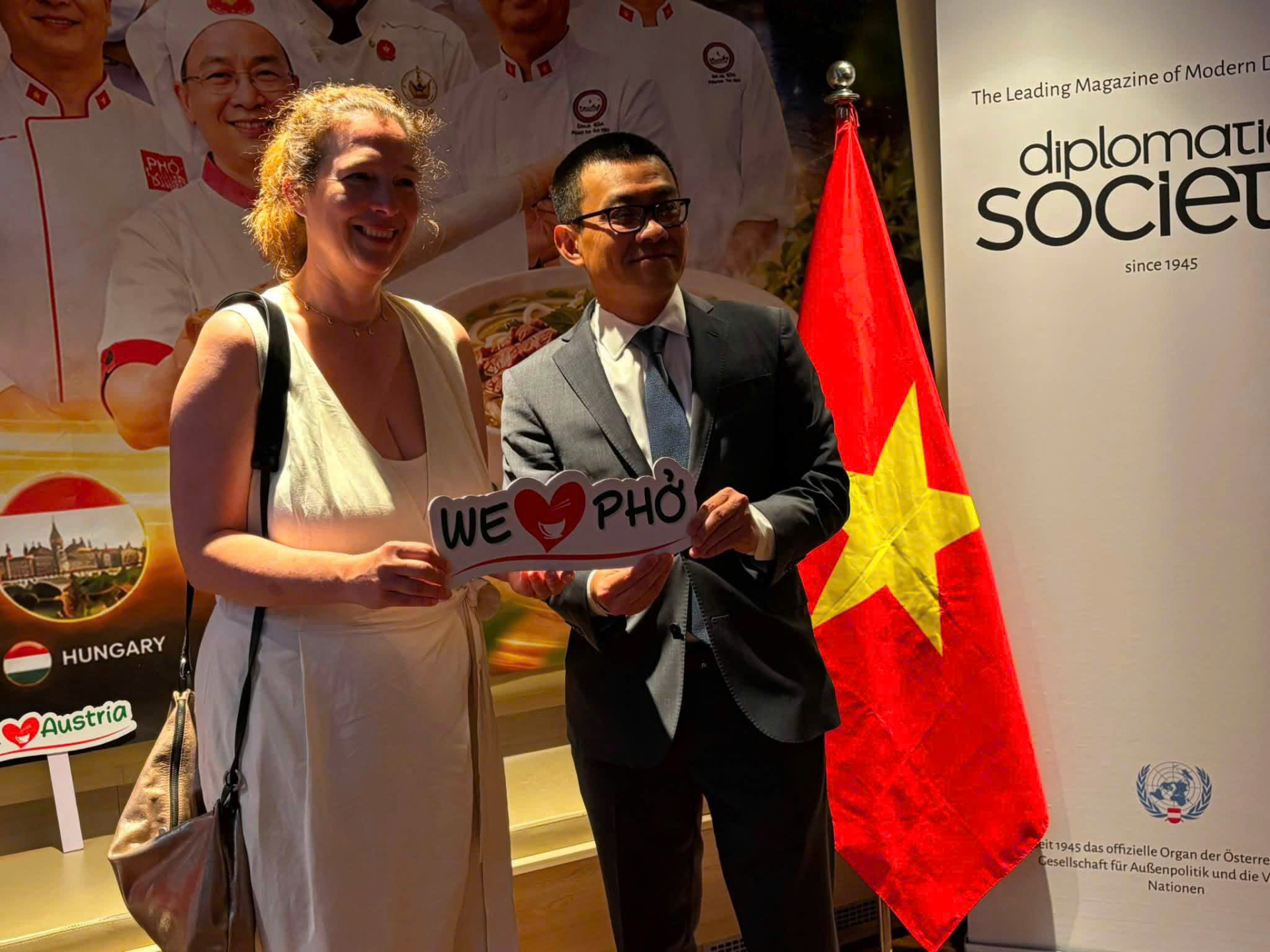 Nghệ nhân Việt lan tỏa tinh hoa ẩm thực tại Vienna, kết nối bạn bè quốc tế bằng phở Việt