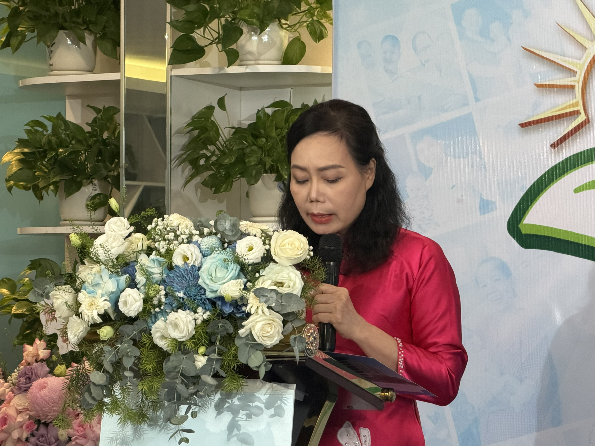 PGS.TS.BS Nguyễn Thị Hoài An, Phó Giám đốc Bệnh viện Đa khoa An Việt, Chủ tịch Quỹ Mầm Xanh An Việt phát biểu tại sự kiện.