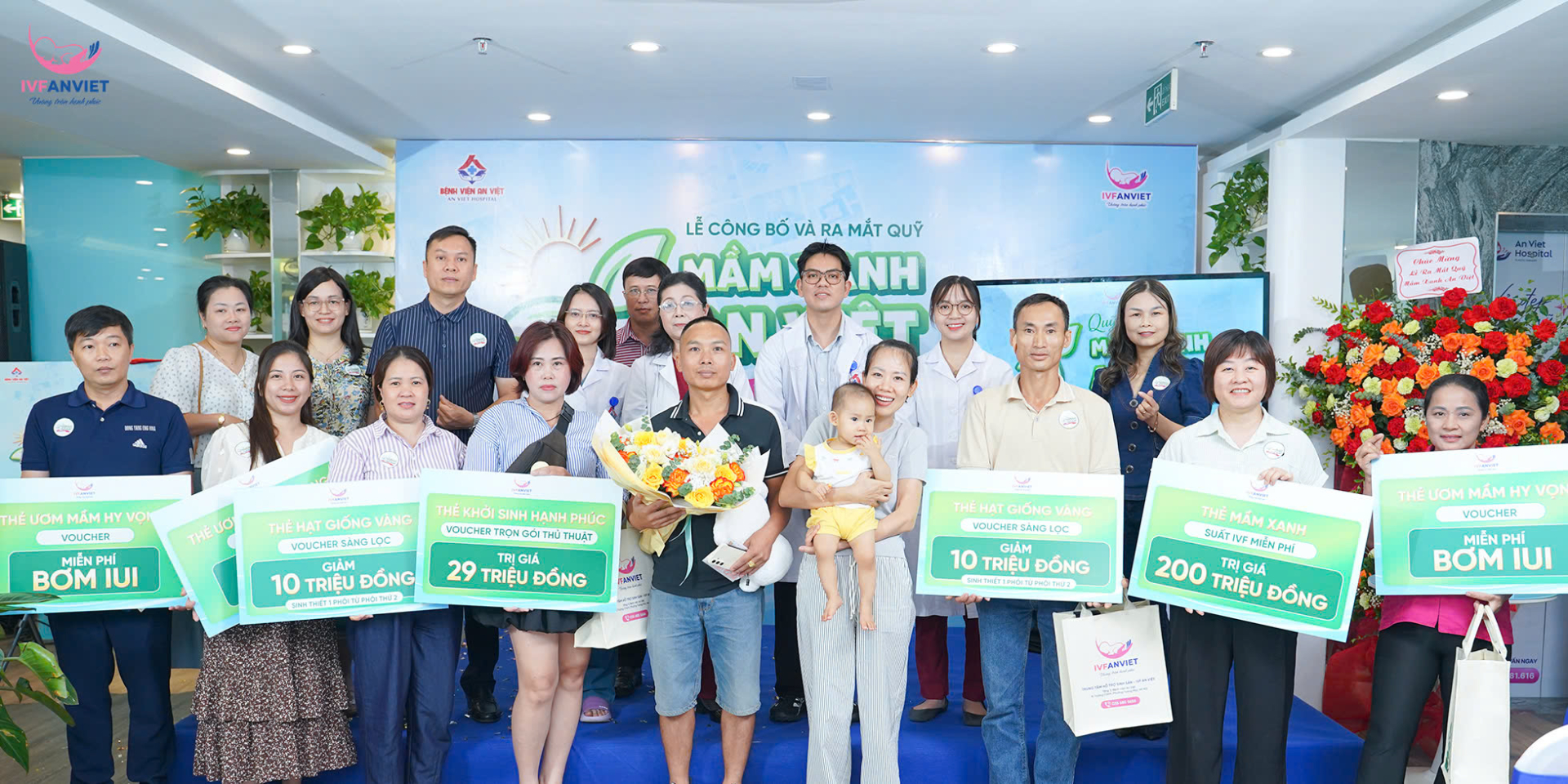 Câu chuyện truyền cảm hứng của gia đình chị Phạm Thị Hằng đã đem đến những hy vọng cho những cặp vợ chồng đang khao khát tìm con.