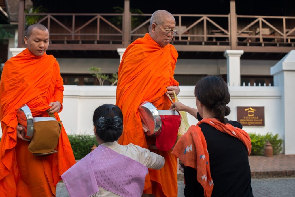 Lễ khất thực tại LuangPrabang, Lào