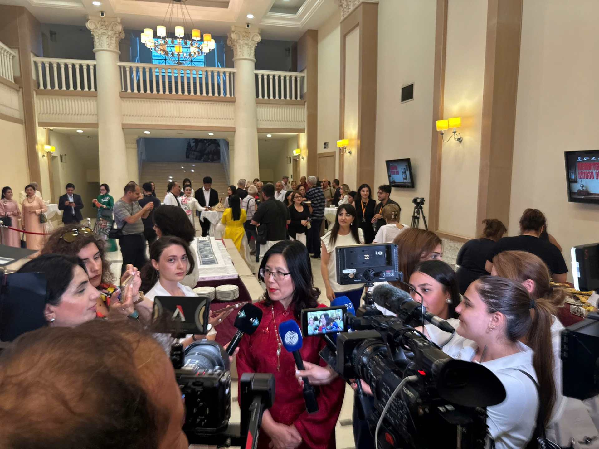 Lần đầu tiên điện ảnh Việt Nam tham dự Ngày Điện ảnh Azerbaijan: Hành trình trở về đầy ý nghĩa của những bộ phim mang dấu ấn người thầy Azerbaijan