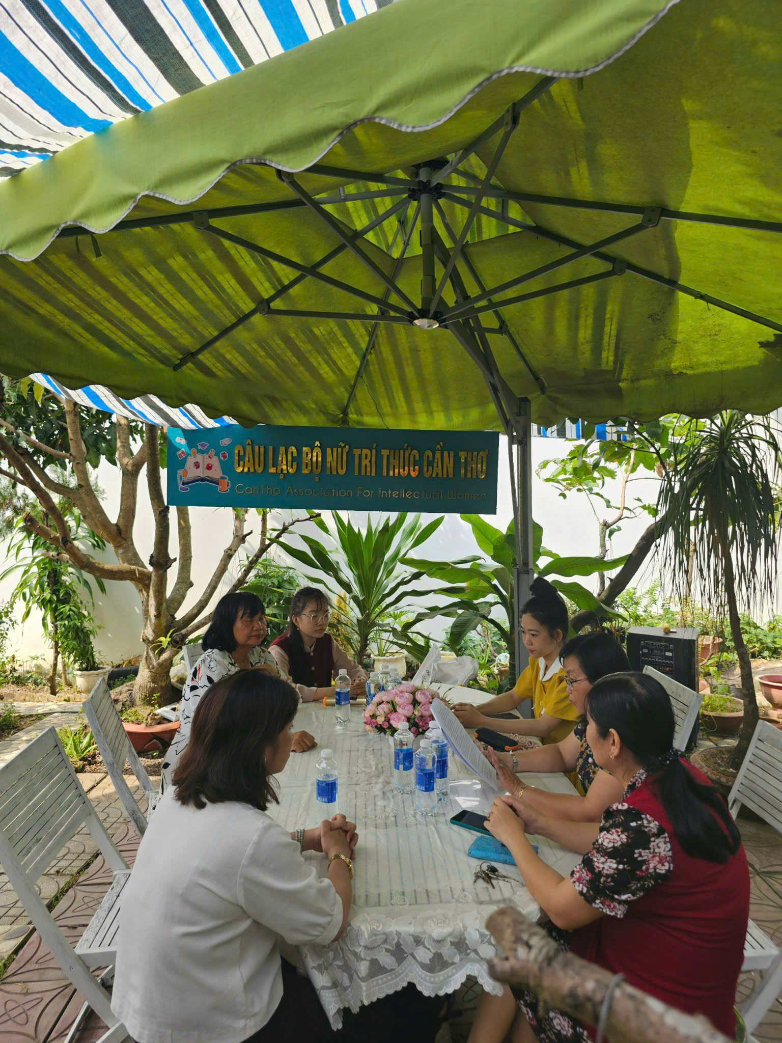 Chi hội Nữ trí thức vùng Đồng bằng sông Cửu Long đã và đang khẳng định vai trò là cầu nối giữa nghiên cứu với thực tiễn sản xuất.