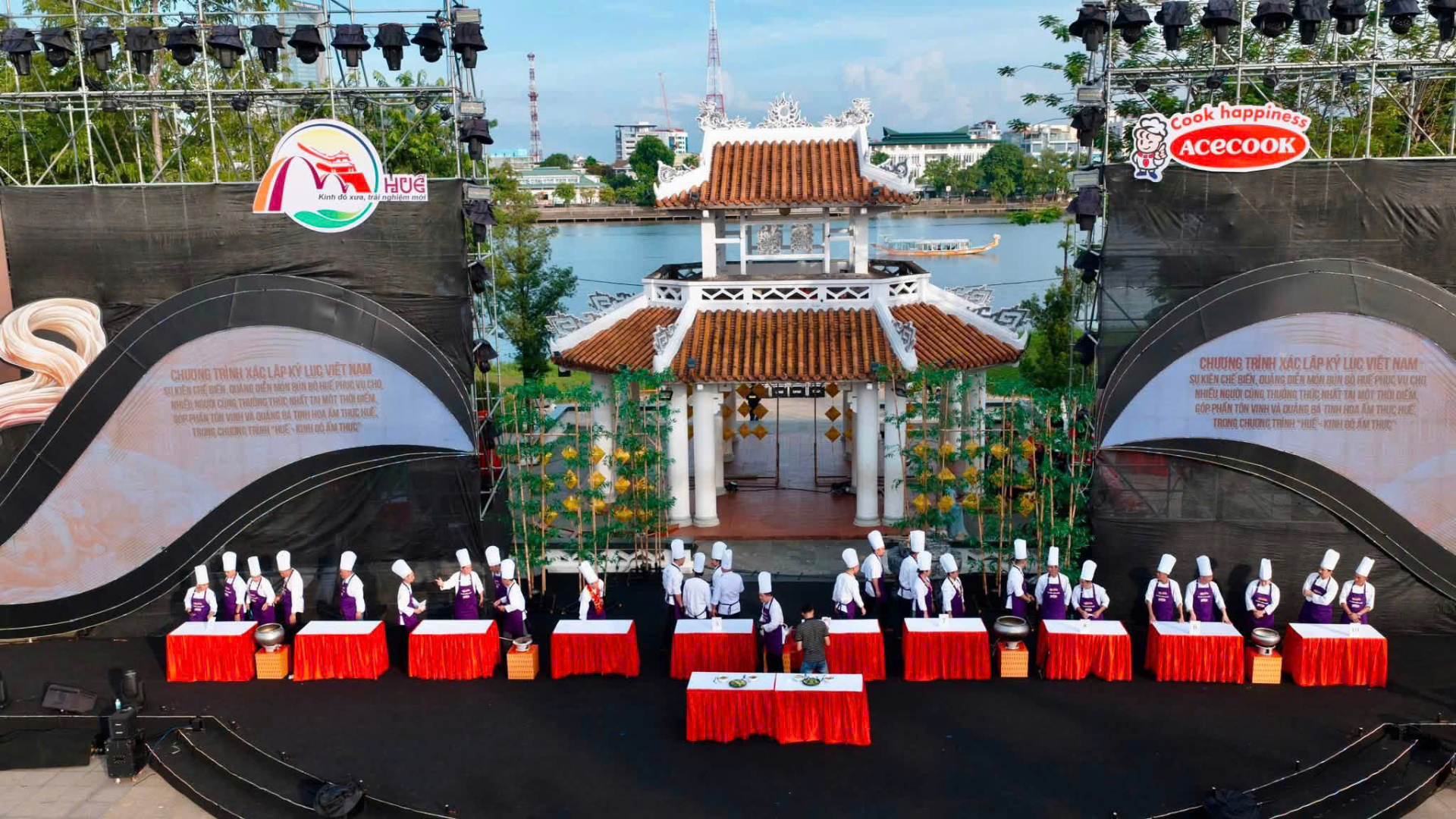 30 nghệ nhân và đầu bếp đến từ ba miền cùng tham gia xác lập kỷ lục