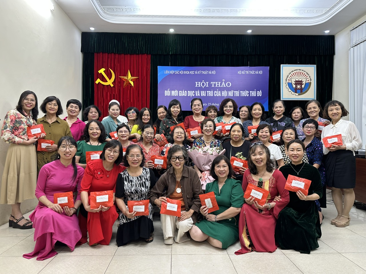 Nữ trí thức Hà Nội đồng hành cùng sự phát triển của Thủ đô