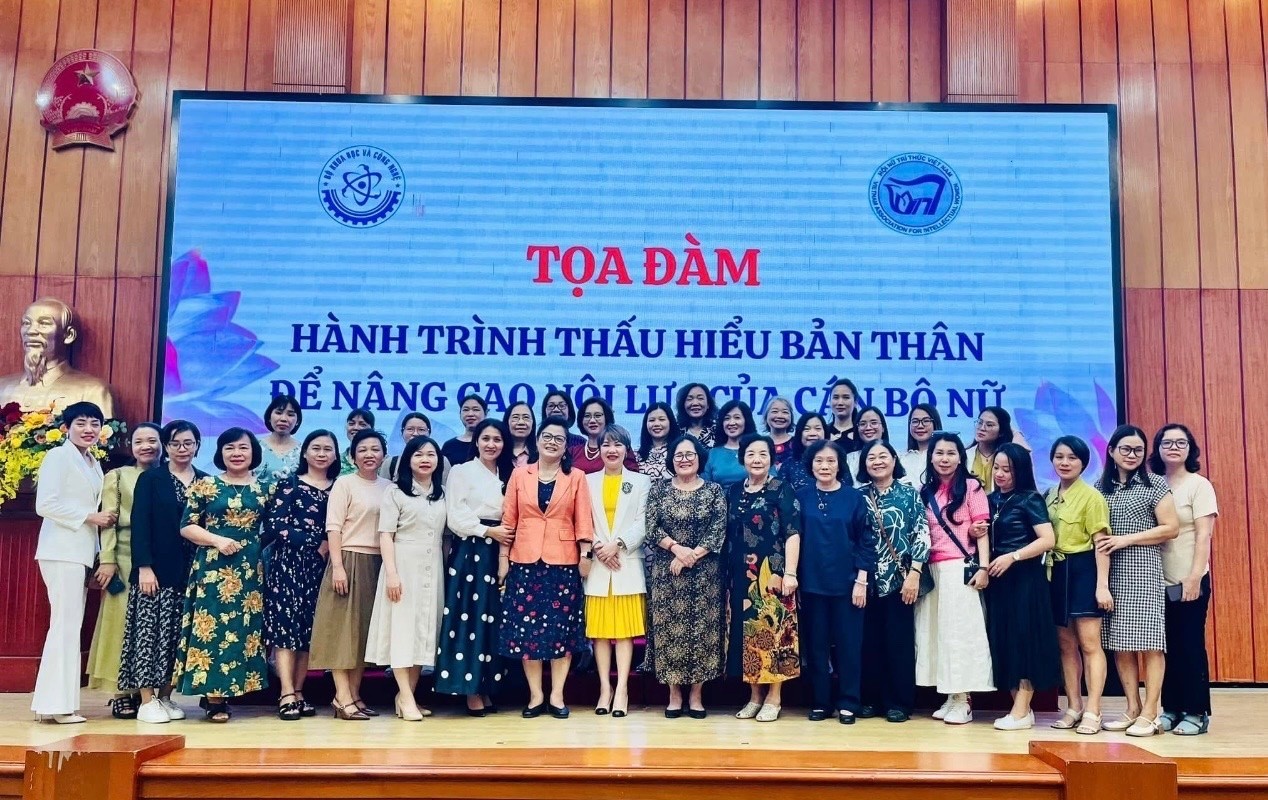 Chi hội Nữ trí thức Bộ Khoa học và Công nghệ: Dấu ấn từ nghiên cứu chính sách đến trách nhiệm cộng đồng