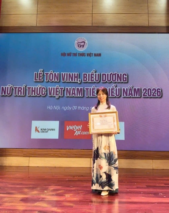 Những nữ trí thức miệt mài với phòng thí nghiệm và các công trình khoa học