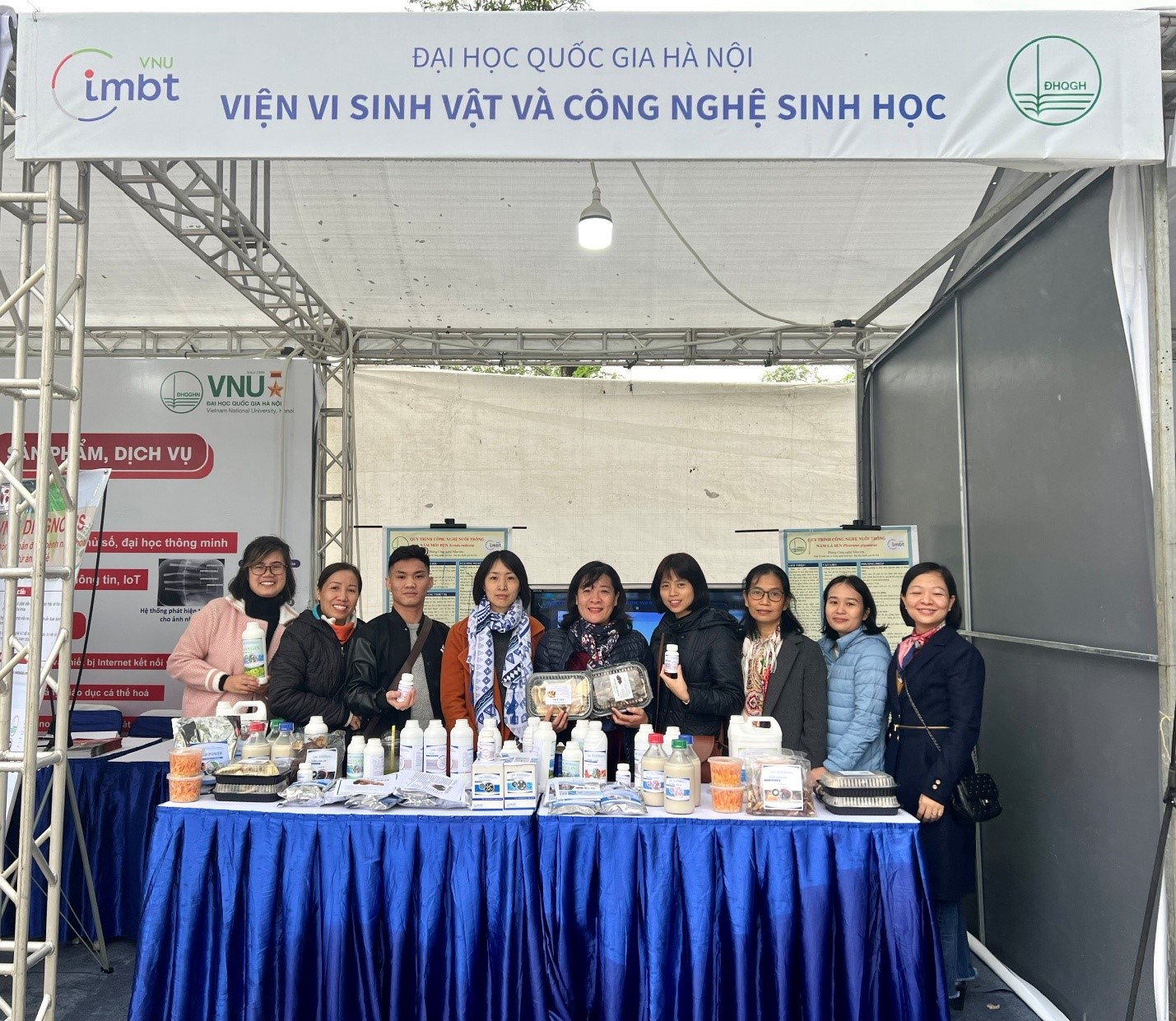 Chi hội NTT Viện tham gia giới thiệu sản phẩm tại Hội nghị Xúc tiến đầu tư ĐHQGHN tháng 11/2022