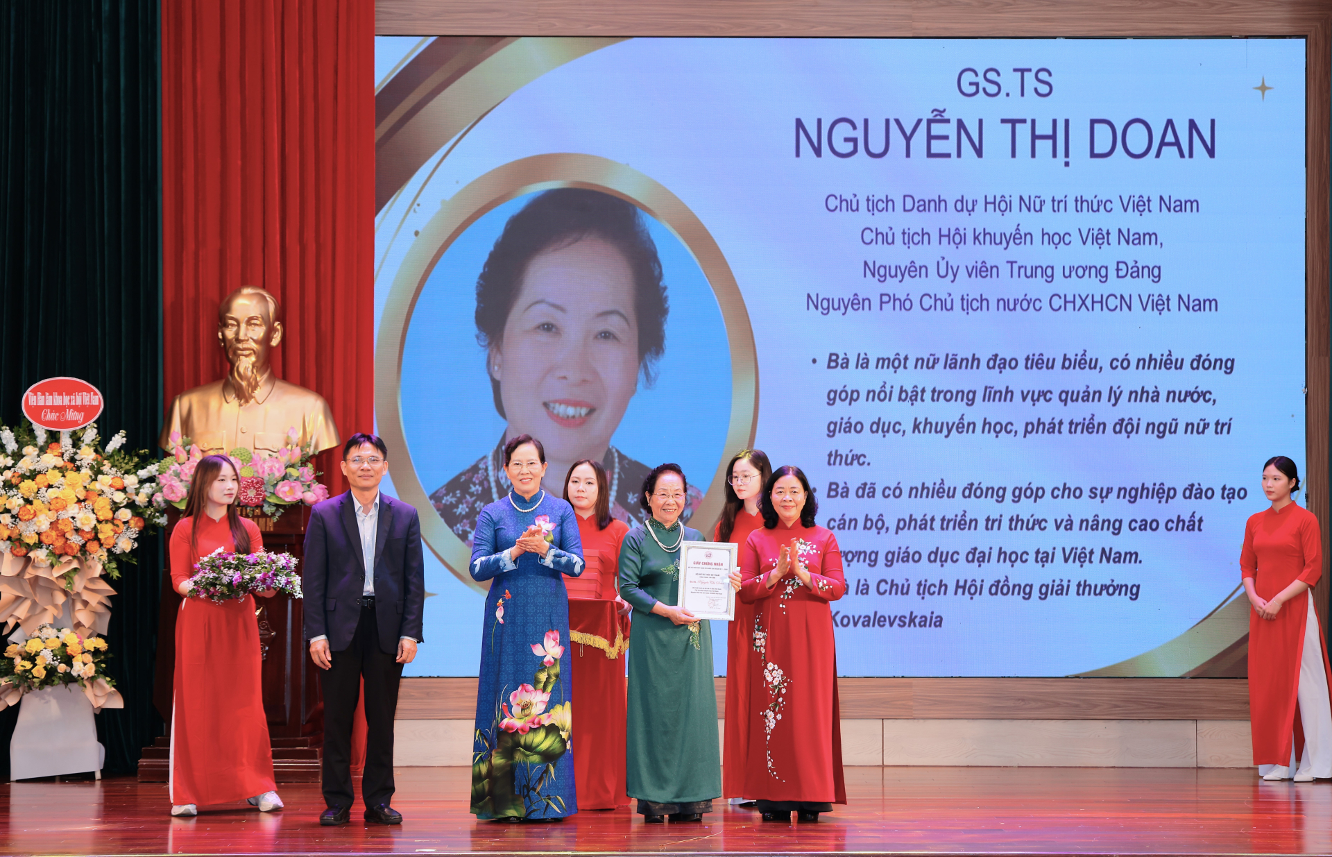 Lễ Tôn vinh và biểu dương hội viên nữ trí thức Việt Nam tiêu biểu giai đoạn 2021-2026
