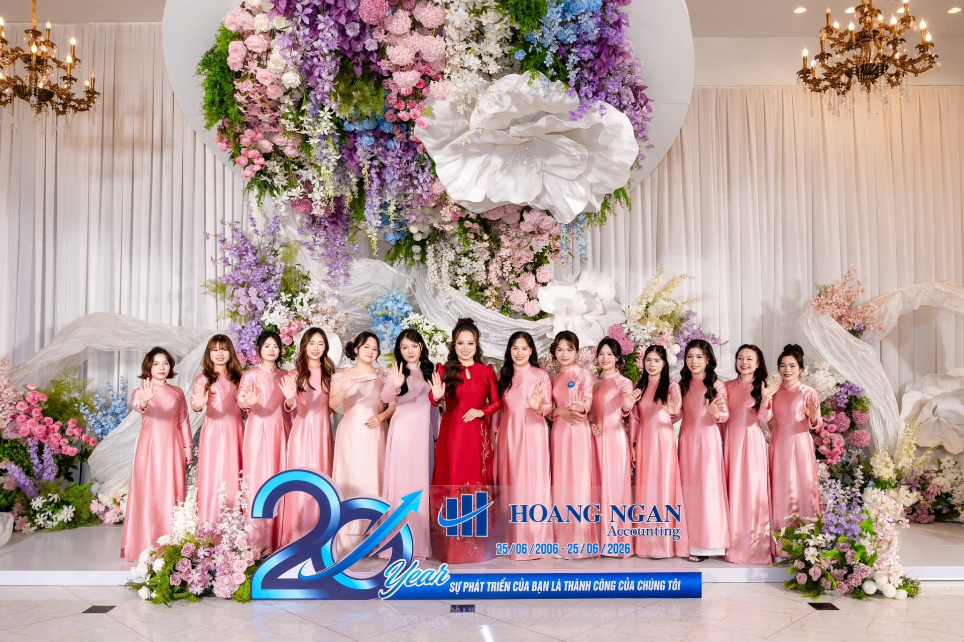 Hoa hậu Nhân ái Ngô Thị Hoàng Ngân – CEO Công ty TNHH ACCT Hoàng Ngân