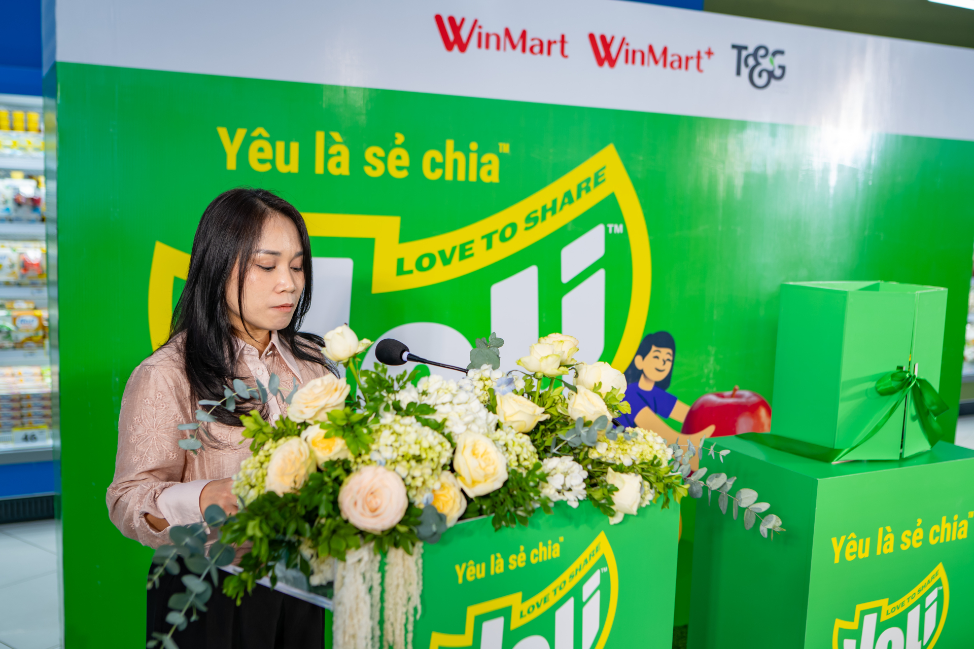 Bà Phạm Huyền Trang – Giám đốc ngành hàng WinMart phát biểu tại sự kiện
