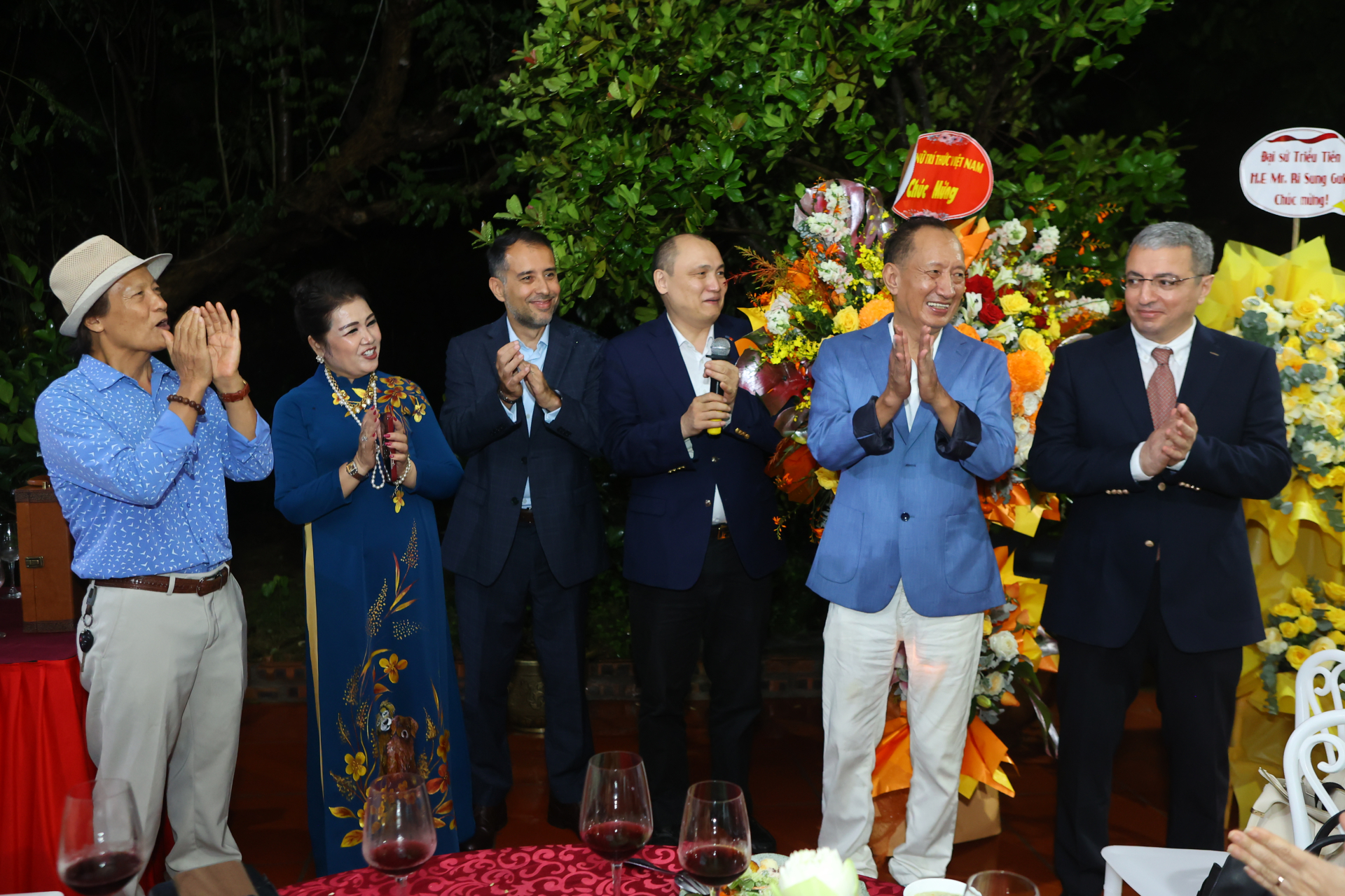 Đại sứ đặc mệnh toàn quyền các nước: Azerbaijan, Kazakhstan, Thổ Nhĩ Kỳ tại Việt Nam chia sẻ cảm xúc tại tiệc tri ân của Sân khấu Lệ Ngọc.