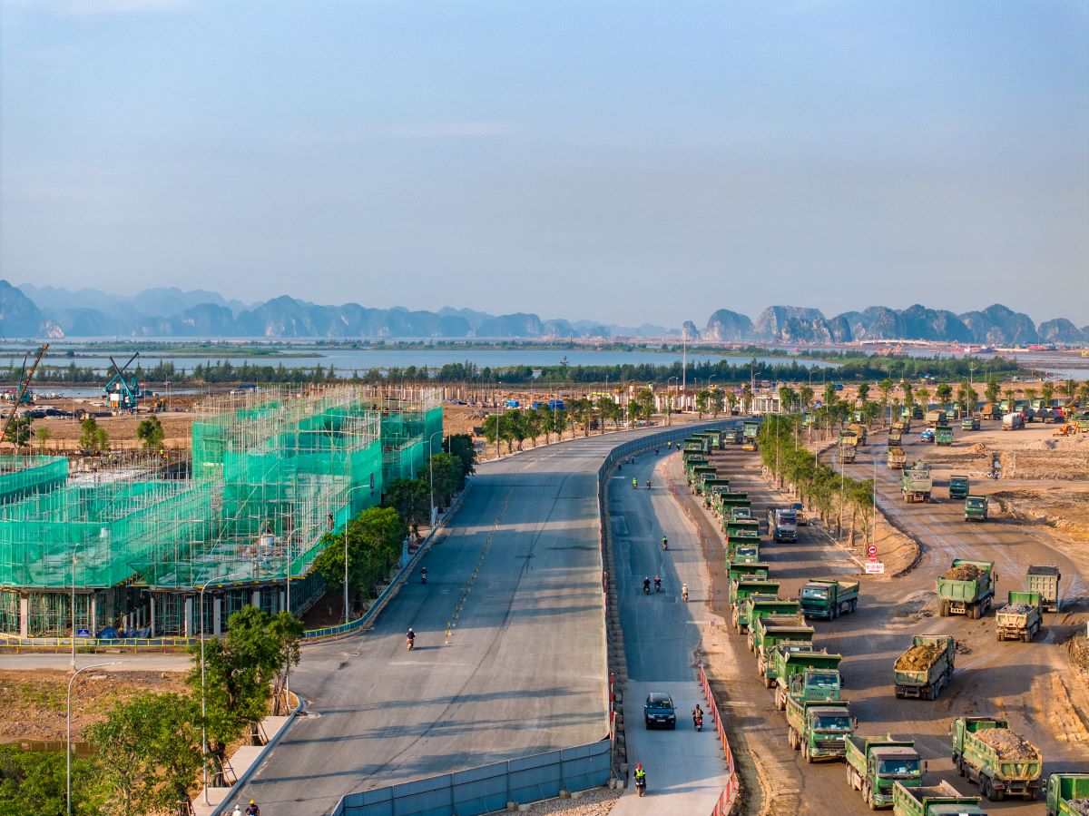Hạ tầng đang triển khai khẩn trương giúp hình hài chốn an cư tại Vinhomes Global Gate Hạ Long ngày càng rõ nét