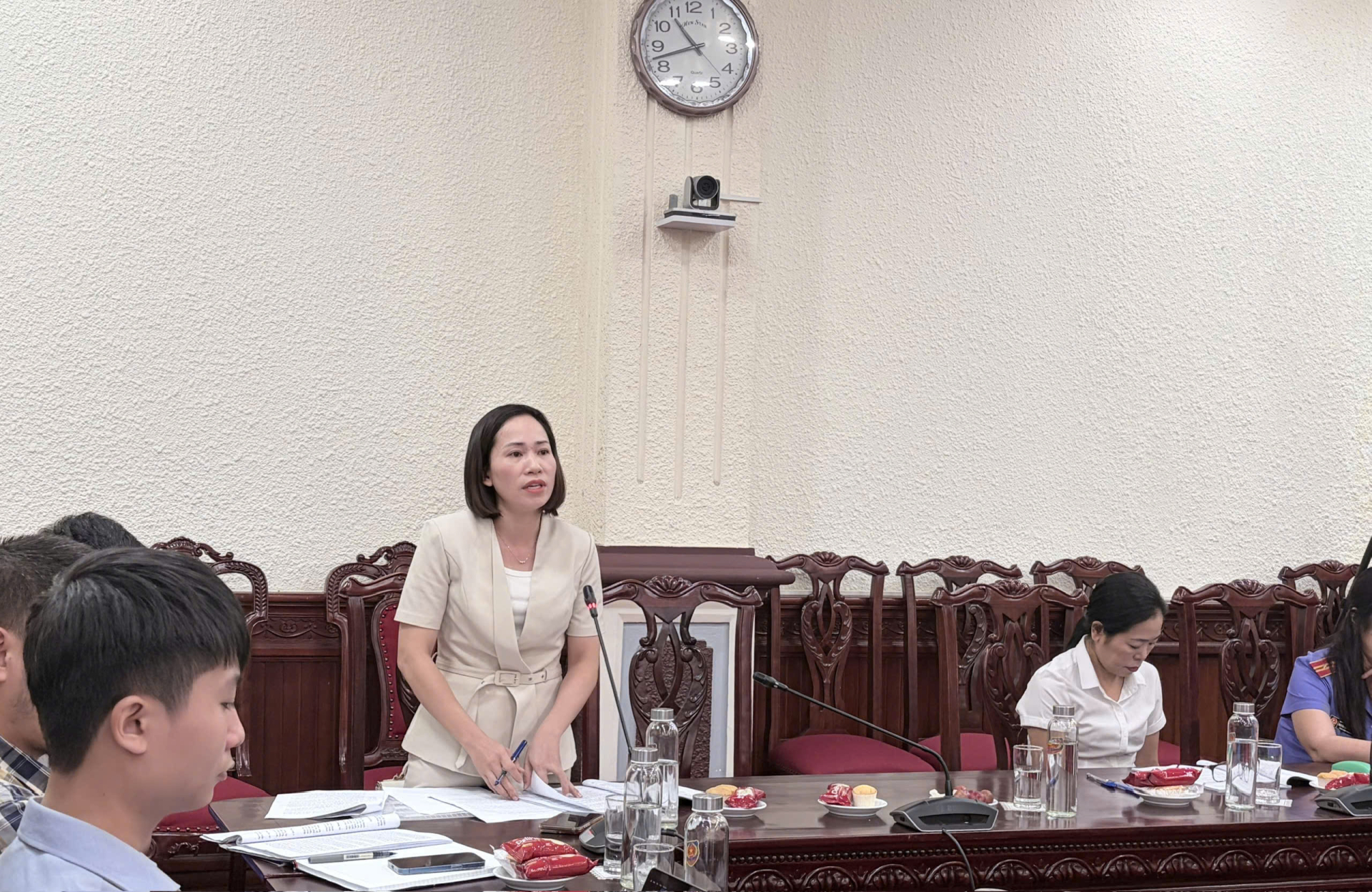 Các đại biểu phát biểu tại Hội thảo.