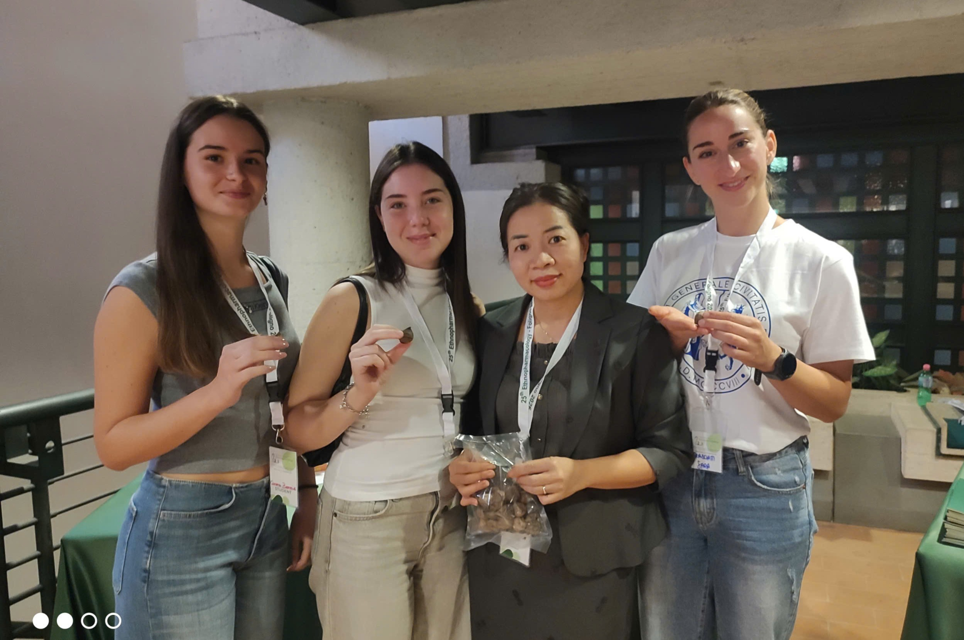  TS. Bá Thị Châm và các đồng nghiệp quốc tế.