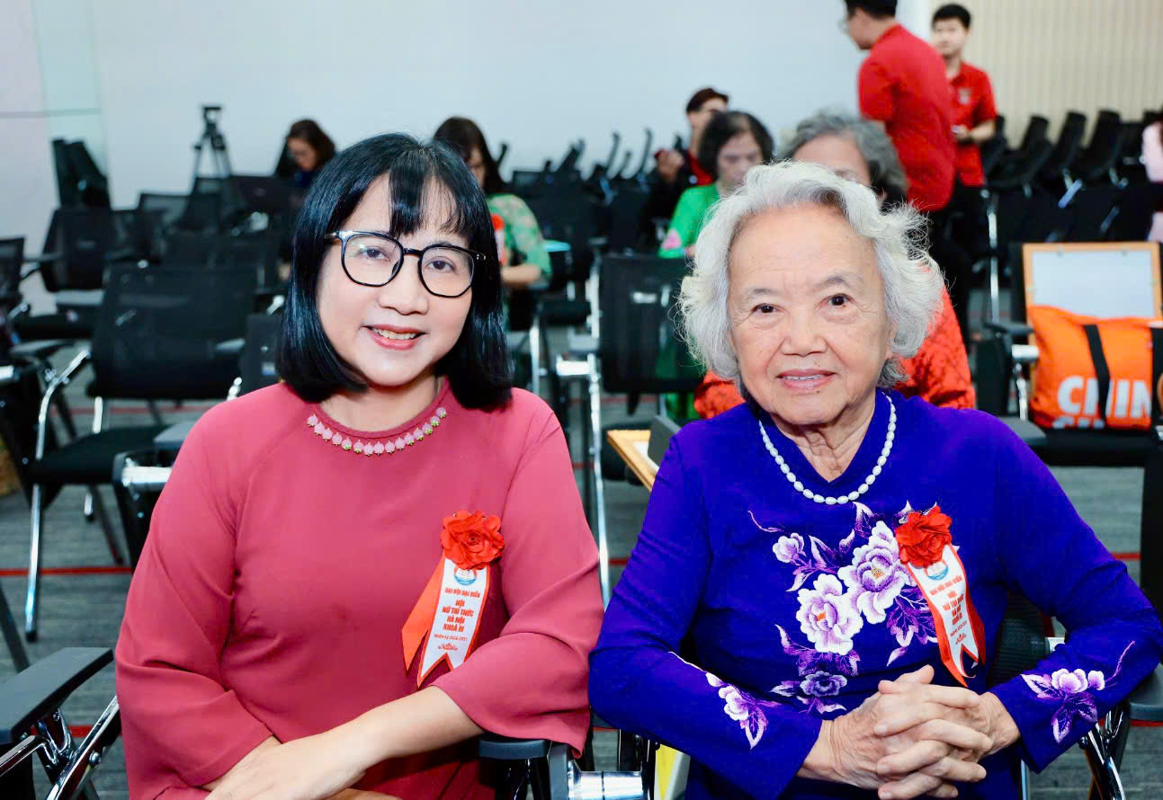 Những hình ảnh tại Đại hội Hội Nữ trí thức Hà Nội lần thứ III