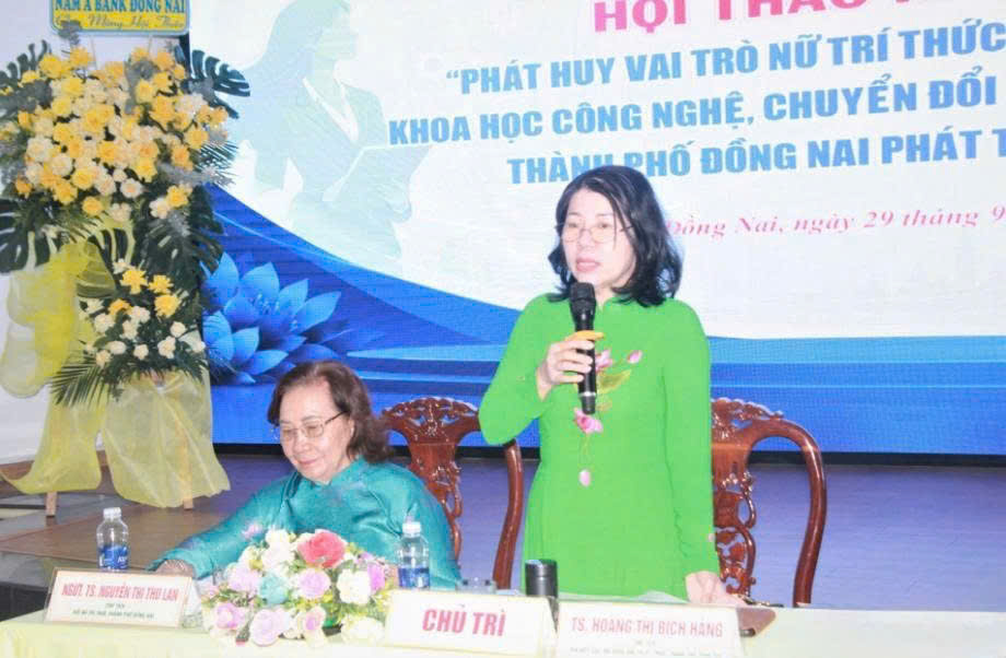 TS. Hoàng Thị Bích Hằng, Chủ tịch Liên hiệp các Hội Khoa học và kỹ thuật thành phố phát biểu