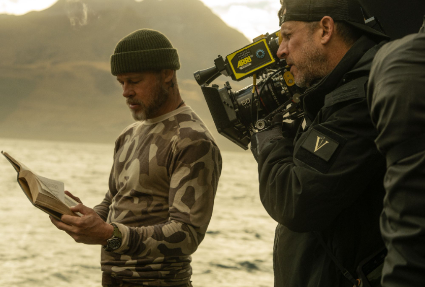 Brad Pitt khiến đạo diễn David Ayer gọi là “quái vật thực thụ”, xúc động đến rơi nước mắt với kịch bản “Trái Tim Quái Thú”