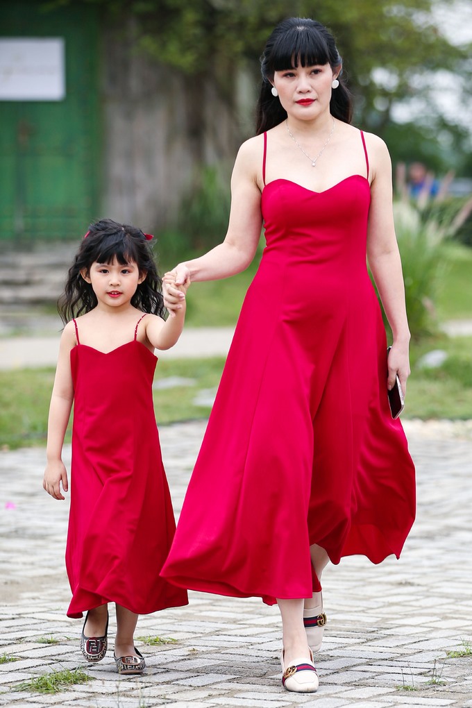 Con gái Xuân Lan tự tin làm vedette tại Tuần lễ Thời trang Trẻ em Việt Nam 