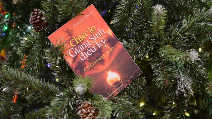 “Chiếc lọ Giáng sinh diệu kỳ” của Jason F. Wright - cho đi yêu thương, nhân niềm hy vọng